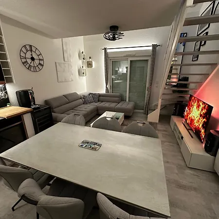 L'adresse Signature, Duplex D'exception A アパート ソミュール