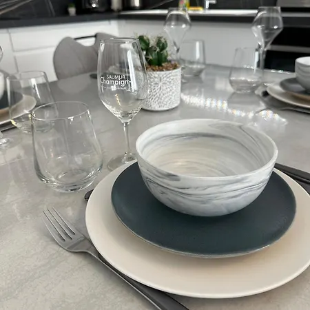 L'adresse Signature, Duplex D'exception A アパート ソミュール