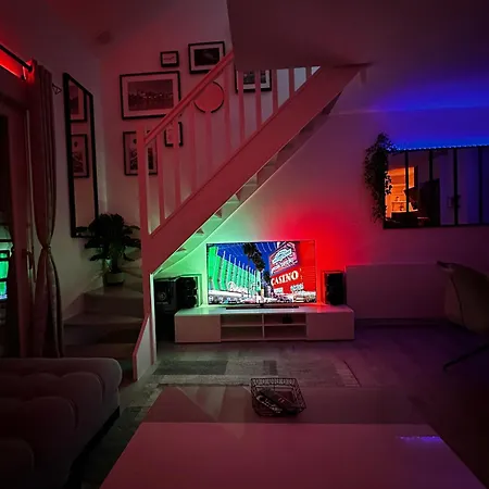 L'adresse Signature, Duplex D'exception A アパート