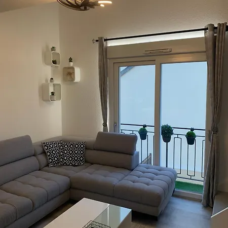 L'adresse Signature, Duplex D'exception A ソミュール