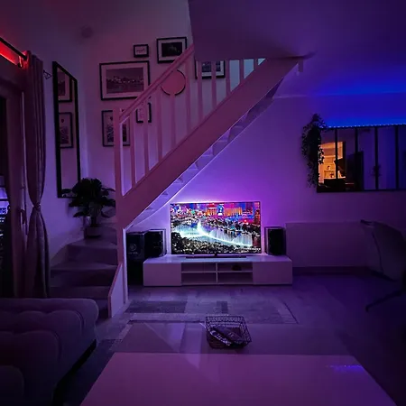 L'adresse Signature, Duplex D'exception A アパート *