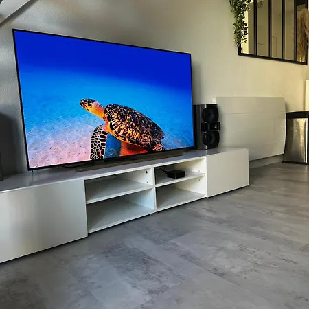 L'adresse Signature, Duplex D'exception A アパート