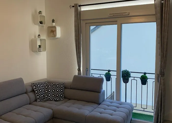 L'adresse Signature, Duplex D'exception A סומור